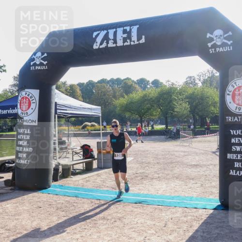 08.09.2024 - Stadtparktriathlon Luisa Fischer http://msf.ph/oto/7032551 08.09.2024 09:52:08 Ziel 126 meine-sportfotos.de