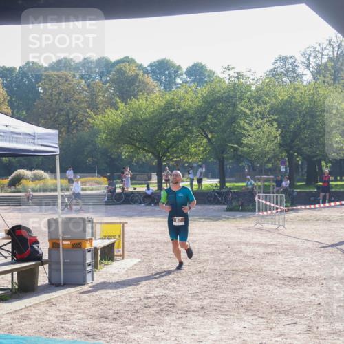 08.09.2024 - Stadtparktriathlon Luisa Fischer http://msf.ph/oto/7032572 08.09.2024 09:52:21 Ziel 67 meine-sportfotos.de