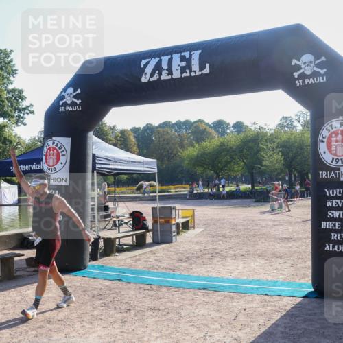 08.09.2024 - Stadtparktriathlon Luisa Fischer http://msf.ph/oto/7032884 08.09.2024 09:56:33 Ziel 16 meine-sportfotos.de