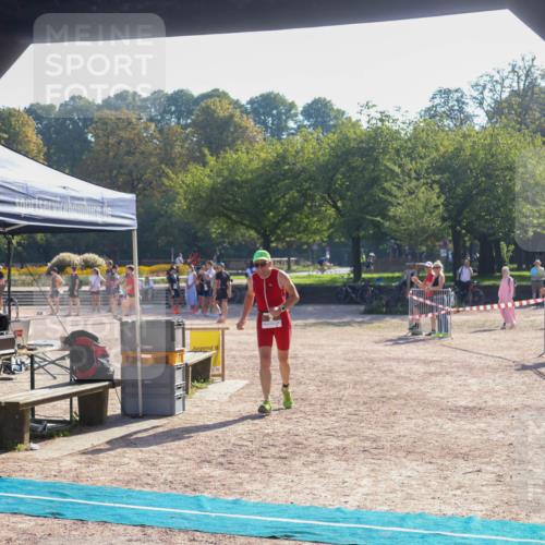 08.09.2024 - Stadtparktriathlon Luisa Fischer http://msf.ph/oto/7033256 08.09.2024 10:08:41 Ziel 2 meine-sportfotos.de