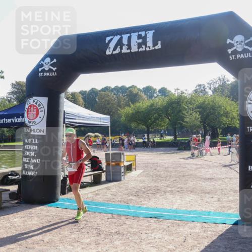 08.09.2024 - Stadtparktriathlon Luisa Fischer http://msf.ph/oto/7033271 08.09.2024 10:08:43 Ziel 2 meine-sportfotos.de