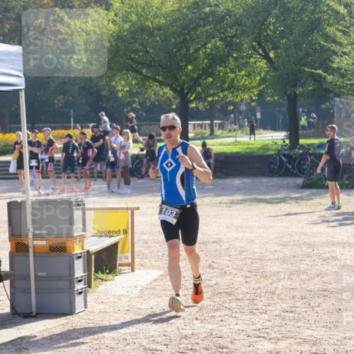 08.09.2024 - Stadtparktriathlon Luisa Fischer http://msf.ph/oto/7033300 08.09.2024 10:09:19 Ziel 103 meine-sportfotos.de