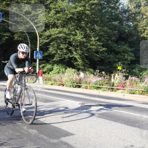 08.09.2024 - Stadtparktriathlon Zöllner http://msf.ph/oto/7039180 08.09.2024 09:13:25 Radfahren 49, 92, 106, 175 meine-sportfotos.de