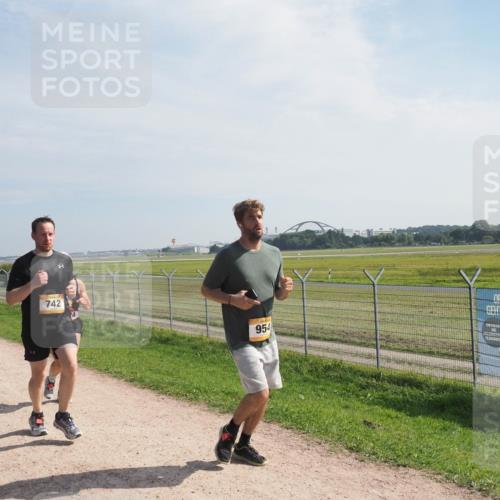 08.09.2024 - Airport Race Miley Keyser http://msf.ph/oto/7049687 08.09.2024 12:15:06 Laufen 742, 954 meine-sportfotos.de