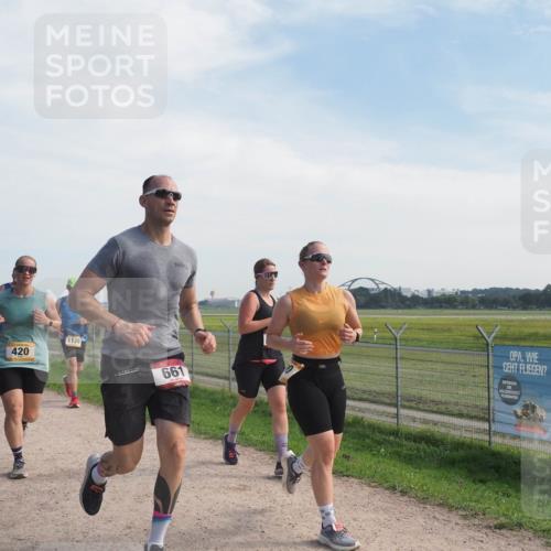 08.09.2024 - Airport Race Miley Keyser http://msf.ph/oto/7051329 08.09.2024 12:25:45 Laufen 44, 376, 420, 1120, 661 meine-sportfotos.de