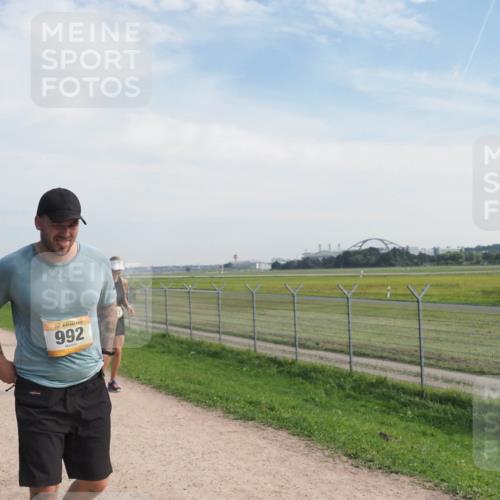 08.09.2024 - Airport Race Miley Keyser http://msf.ph/oto/7052244 08.09.2024 12:31:17 Laufen 370, 992 meine-sportfotos.de