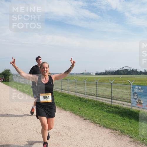 08.09.2024 - Airport Race Miley Keyser http://msf.ph/oto/7053501 08.09.2024 12:39:56 Laufen 951 meine-sportfotos.de