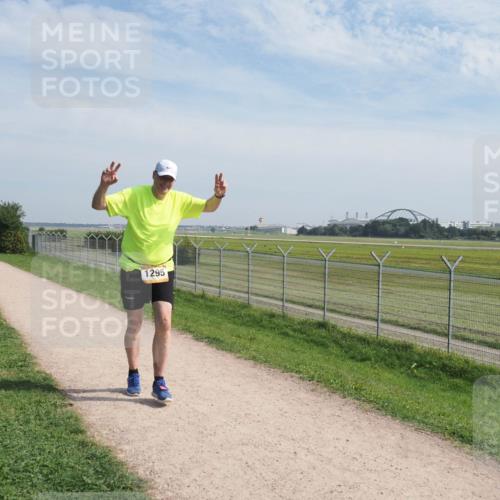 08.09.2024 - Airport Race Miley Keyser http://msf.ph/oto/7054174 08.09.2024 12:47:18 Laufen 1295 meine-sportfotos.de