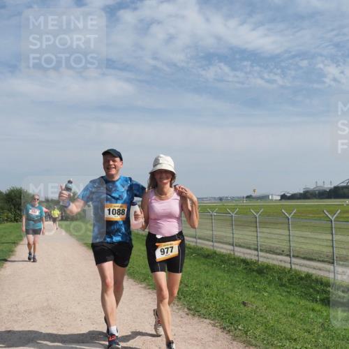 08.09.2024 - Airport Race Miley Keyser http://msf.ph/oto/7054423 08.09.2024 12:51:20 Laufen 102, 1088, 977 meine-sportfotos.de