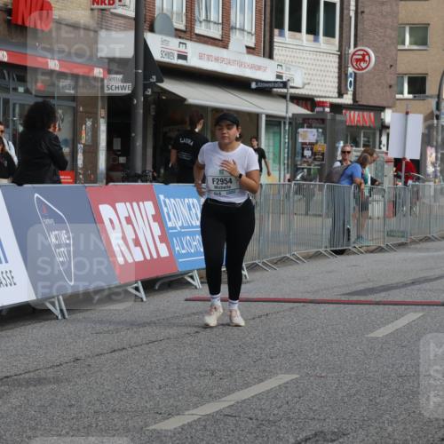 15.09.2024 - PSD Bank Halbmarathon Michael Strokosch http://msf.ph/oto/7054935 15.09.2024 12:39:08 Ziel 2523, 2954, 3367 meine-sportfotos.de