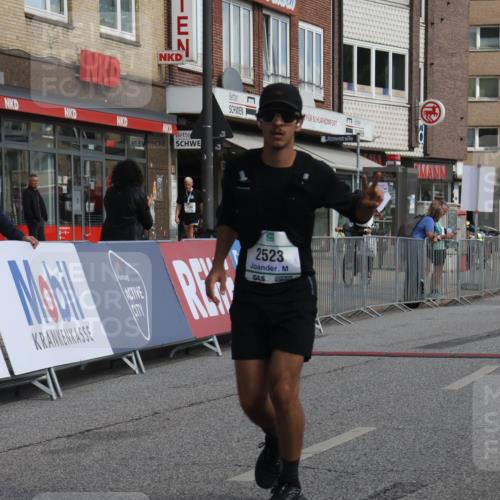 15.09.2024 - PSD Bank Halbmarathon Michael Strokosch http://msf.ph/oto/7054963 15.09.2024 12:39:13 Ziel 2523, 2954, 3367 meine-sportfotos.de