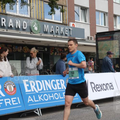 15.09.2024 - PSD Bank Halbmarathon Michael Strokosch http://msf.ph/oto/7054970 15.09.2024 11:29:40 Ziel 702, 703, 704, 711, 906, 947, 1041, 1991, 2469, 2567, 3512 meine-sportfotos.de