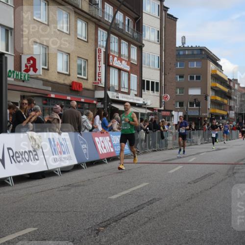 15.09.2024 - PSD Bank Halbmarathon Michael Strokosch http://msf.ph/oto/7055008 15.09.2024 11:29:48 Ziel 703, 704, 711, 727, 1041, 1093, 1991, 2469, 2615, 3512 meine-sportfotos.de