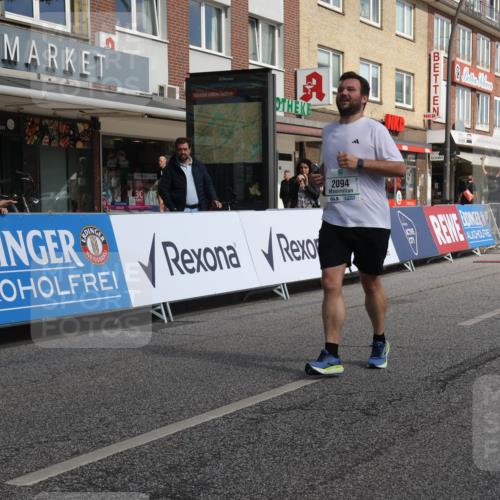 15.09.2024 - PSD Bank Halbmarathon Michael Strokosch http://msf.ph/oto/7055019 15.09.2024 12:39:29 Ziel 2094, 2137, 2260 meine-sportfotos.de