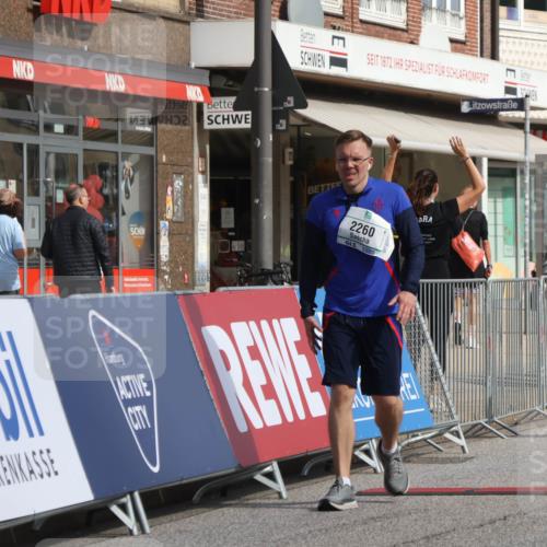 15.09.2024 - PSD Bank Halbmarathon Michael Strokosch http://msf.ph/oto/7055033 15.09.2024 12:39:33 Ziel 2094, 2137, 2260, 3297 meine-sportfotos.de