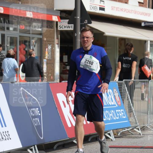 15.09.2024 - PSD Bank Halbmarathon Michael Strokosch http://msf.ph/oto/7055041 15.09.2024 12:39:34 Ziel 2094, 2137, 2260, 3297 meine-sportfotos.de