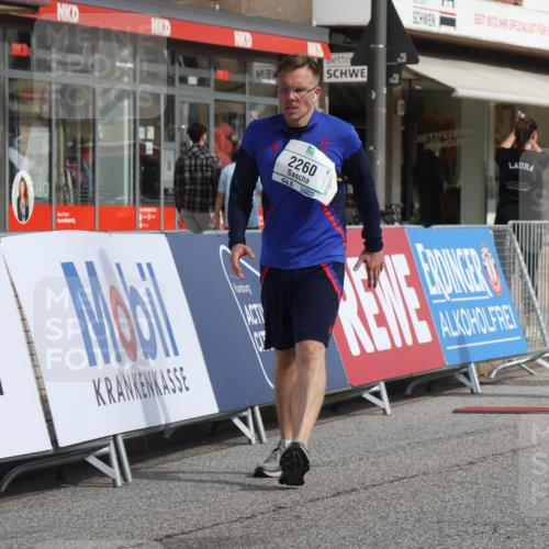15.09.2024 - PSD Bank Halbmarathon Michael Strokosch http://msf.ph/oto/7055051 15.09.2024 12:39:35 Ziel 2094, 2137, 2260, 3297 meine-sportfotos.de