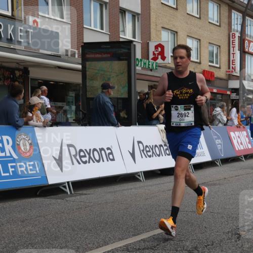 15.09.2024 - PSD Bank Halbmarathon Michael Strokosch http://msf.ph/oto/7055062 15.09.2024 11:29:58 Ziel 454, 724, 727, 1093, 1123, 1184, 2615, 2692 meine-sportfotos.de