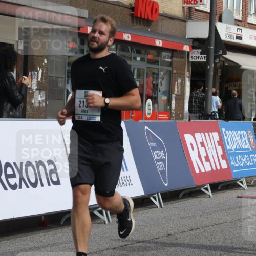15.09.2024 - PSD Bank Halbmarathon Michael Strokosch http://msf.ph/oto/7055063 15.09.2024 12:39:39 Ziel 2125, 2137, 2260, 3297, 3345 meine-sportfotos.de