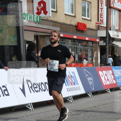 15.09.2024 - PSD Bank Halbmarathon Michael Strokosch http://msf.ph/oto/7055065 15.09.2024 12:39:39 Ziel 2125, 2137, 2260, 3297, 3345 meine-sportfotos.de
