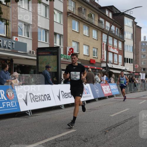 15.09.2024 - PSD Bank Halbmarathon Michael Strokosch http://msf.ph/oto/7055096 15.09.2024 11:30:03 Ziel 454, 724, 1093, 1123, 1184, 1339, 1349, 2615, 2692 meine-sportfotos.de