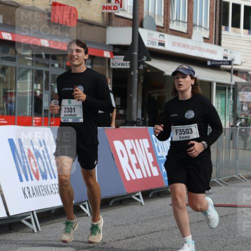15.09.2024 - PSD Bank Halbmarathon Michael Strokosch http://msf.ph/oto/7055143 15.09.2024 12:39:56 Ziel 2125, 2301, 2395, 2428, 3345, 3503 meine-sportfotos.de