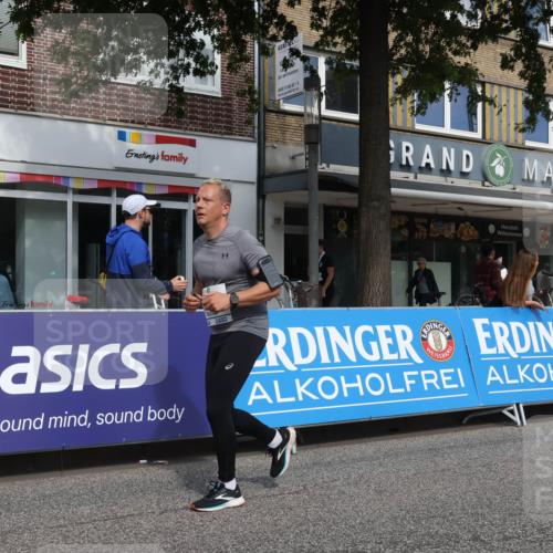 15.09.2024 - PSD Bank Halbmarathon Michael Strokosch http://msf.ph/oto/7055225 15.09.2024 12:40:09 Ziel 1668, 2395, 2428, 3499 meine-sportfotos.de