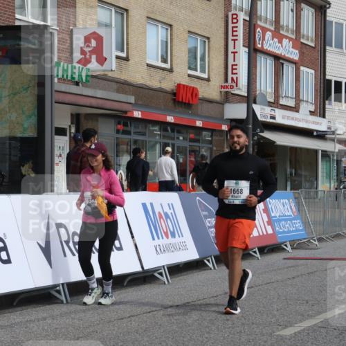 15.09.2024 - PSD Bank Halbmarathon Michael Strokosch http://msf.ph/oto/7055231 15.09.2024 12:40:15 Ziel 1668, 2428, 3499 meine-sportfotos.de