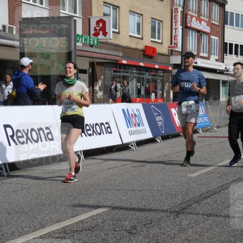 15.09.2024 - PSD Bank Halbmarathon Michael Strokosch http://msf.ph/oto/7055285 15.09.2024 12:40:53 Ziel 1845, 1910, 3444, 3462 meine-sportfotos.de