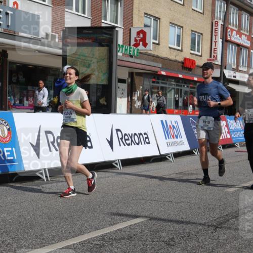 15.09.2024 - PSD Bank Halbmarathon Michael Strokosch http://msf.ph/oto/7055287 15.09.2024 12:40:53 Ziel 1845, 1910, 3444, 3462 meine-sportfotos.de