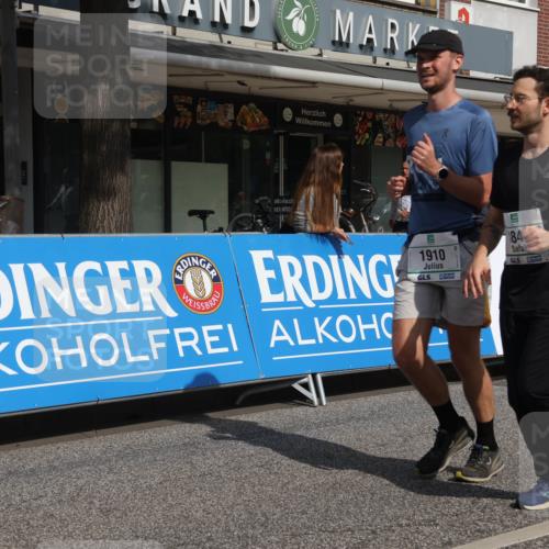 15.09.2024 - PSD Bank Halbmarathon Michael Strokosch http://msf.ph/oto/7055301 15.09.2024 12:40:55 Ziel 1845, 1910, 3444, 3462 meine-sportfotos.de