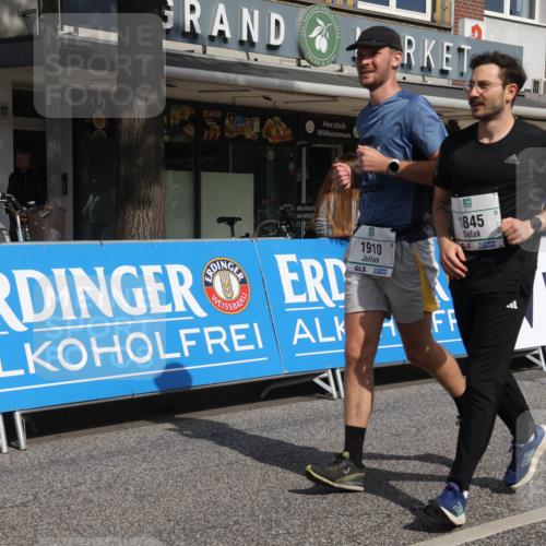 15.09.2024 - PSD Bank Halbmarathon Michael Strokosch http://msf.ph/oto/7055303 15.09.2024 12:40:55 Ziel 1845, 1910, 3444, 3462 meine-sportfotos.de