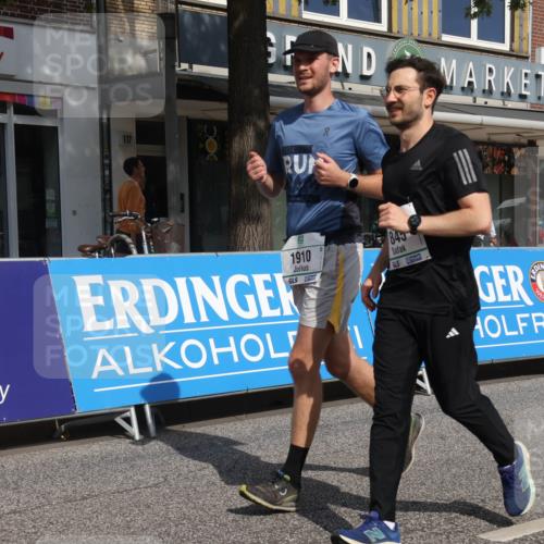 15.09.2024 - PSD Bank Halbmarathon Michael Strokosch http://msf.ph/oto/7055307 15.09.2024 12:40:56 Ziel 1845, 1910, 3444, 3462 meine-sportfotos.de