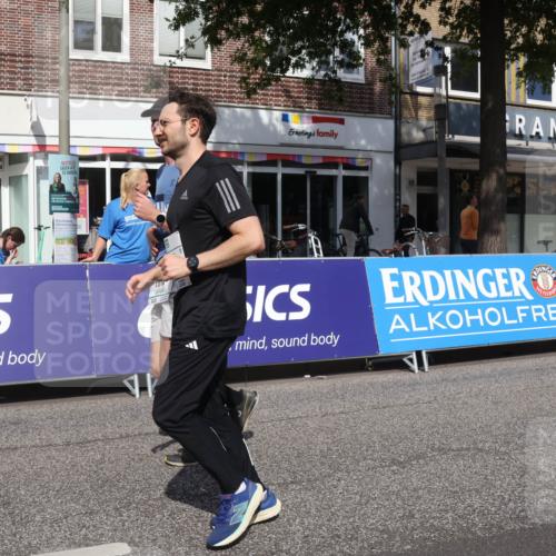 15.09.2024 - PSD Bank Halbmarathon Michael Strokosch http://msf.ph/oto/7055309 15.09.2024 12:40:57 Ziel 1845, 1910, 3444, 3462 meine-sportfotos.de