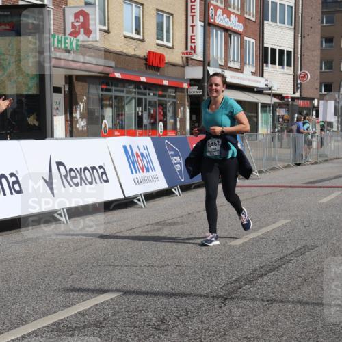 15.09.2024 - PSD Bank Halbmarathon Michael Strokosch http://msf.ph/oto/7055343 15.09.2024 12:41:04 Ziel 3354, 3355, 3462 meine-sportfotos.de