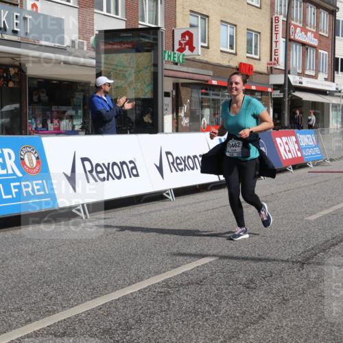 15.09.2024 - PSD Bank Halbmarathon Michael Strokosch http://msf.ph/oto/7055347 15.09.2024 12:41:05 Ziel 3354, 3355, 3462 meine-sportfotos.de