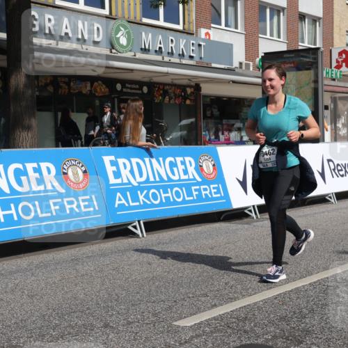 15.09.2024 - PSD Bank Halbmarathon Michael Strokosch http://msf.ph/oto/7055353 15.09.2024 12:41:06 Ziel 3354, 3355, 3462 meine-sportfotos.de