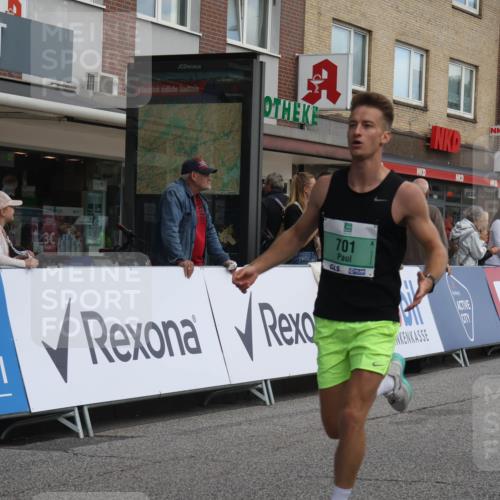 15.09.2024 - PSD Bank Halbmarathon Michael Strokosch http://msf.ph/oto/7055364 15.09.2024 11:30:54 Ziel 701, 712, 749, 754, 918, 1038, 1137, 1165, 1386, 2461, 2475, 2476, 2601 meine-sportfotos.de