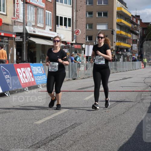 15.09.2024 - PSD Bank Halbmarathon Michael Strokosch http://msf.ph/oto/7055381 15.09.2024 12:41:13 Ziel 3354, 3355, 3462 meine-sportfotos.de