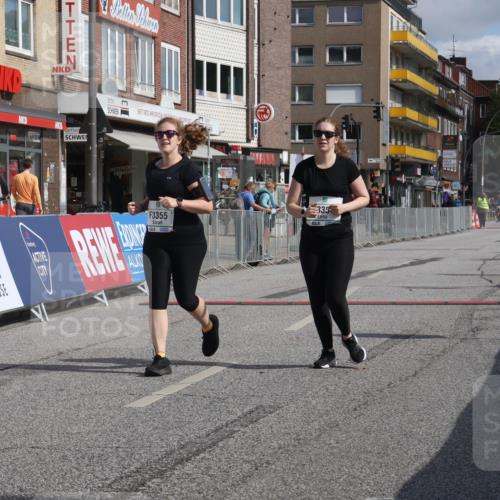 15.09.2024 - PSD Bank Halbmarathon Michael Strokosch http://msf.ph/oto/7055383 15.09.2024 12:41:13 Ziel 3354, 3355, 3462 meine-sportfotos.de