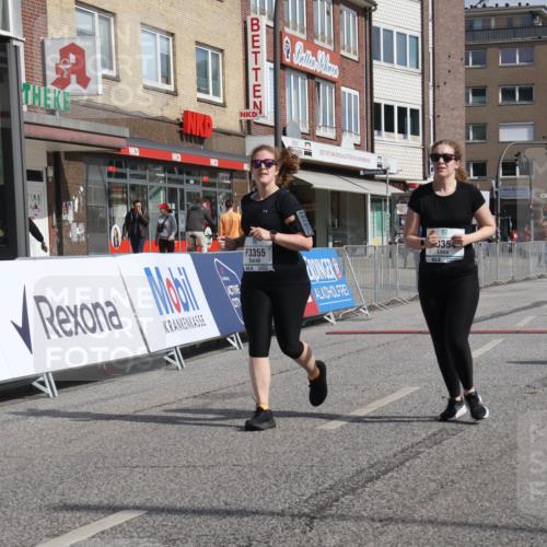 15.09.2024 - PSD Bank Halbmarathon Michael Strokosch http://msf.ph/oto/7055389 15.09.2024 12:41:14 Ziel 3354, 3355 meine-sportfotos.de
