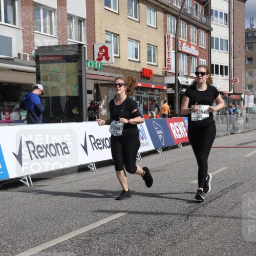 15.09.2024 - PSD Bank Halbmarathon Michael Strokosch http://msf.ph/oto/7055397 15.09.2024 12:41:15 Ziel 3354, 3355 meine-sportfotos.de