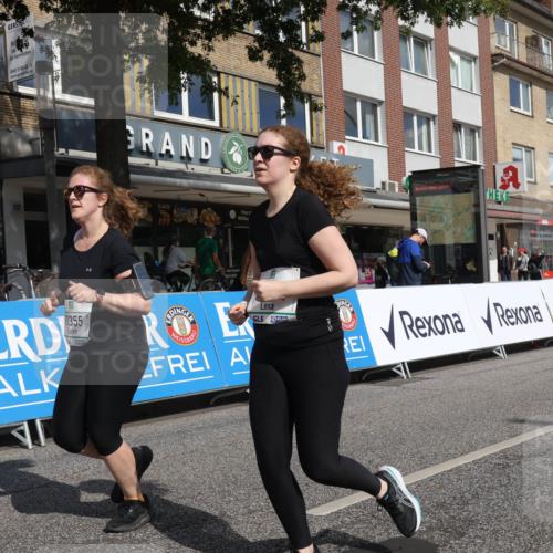 15.09.2024 - PSD Bank Halbmarathon Michael Strokosch http://msf.ph/oto/7055407 15.09.2024 12:41:17 Ziel 3354, 3355 meine-sportfotos.de