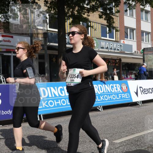 15.09.2024 - PSD Bank Halbmarathon Michael Strokosch http://msf.ph/oto/7055409 15.09.2024 12:41:17 Ziel 3354, 3355 meine-sportfotos.de