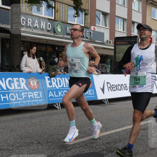 15.09.2024 - PSD Bank Halbmarathon Michael Strokosch http://msf.ph/oto/7055418 15.09.2024 11:31:02 Ziel 701, 749, 754, 918, 1038, 1137, 1386, 2461, 2475, 2476 meine-sportfotos.de
