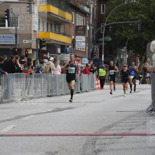 15.09.2024 - PSD Bank Halbmarathon Michael Strokosch http://msf.ph/oto/7055422 15.09.2024 11:31:08 Ziel 686, 749, 754, 1386 meine-sportfotos.de