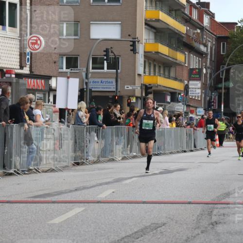 15.09.2024 - PSD Bank Halbmarathon Michael Strokosch http://msf.ph/oto/7055436 15.09.2024 11:31:10 Ziel 686, 749, 754, 1386 meine-sportfotos.de