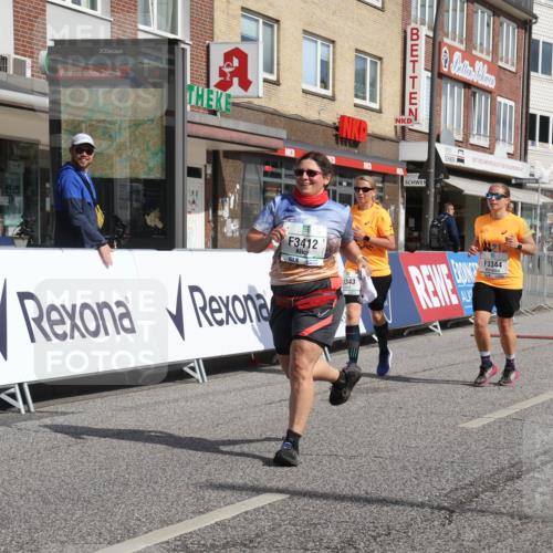 15.09.2024 - PSD Bank Halbmarathon Michael Strokosch http://msf.ph/oto/7055443 15.09.2024 12:41:49 Ziel 2276, 3343, 3344, 3412 meine-sportfotos.de