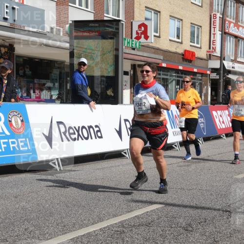 15.09.2024 - PSD Bank Halbmarathon Michael Strokosch http://msf.ph/oto/7055445 15.09.2024 12:41:49 Ziel 2276, 3343, 3344, 3412 meine-sportfotos.de