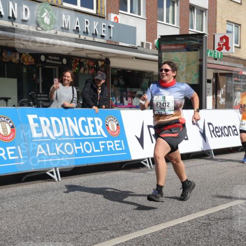 15.09.2024 - PSD Bank Halbmarathon Michael Strokosch http://msf.ph/oto/7055449 15.09.2024 12:41:50 Ziel 2276, 3343, 3344, 3412 meine-sportfotos.de